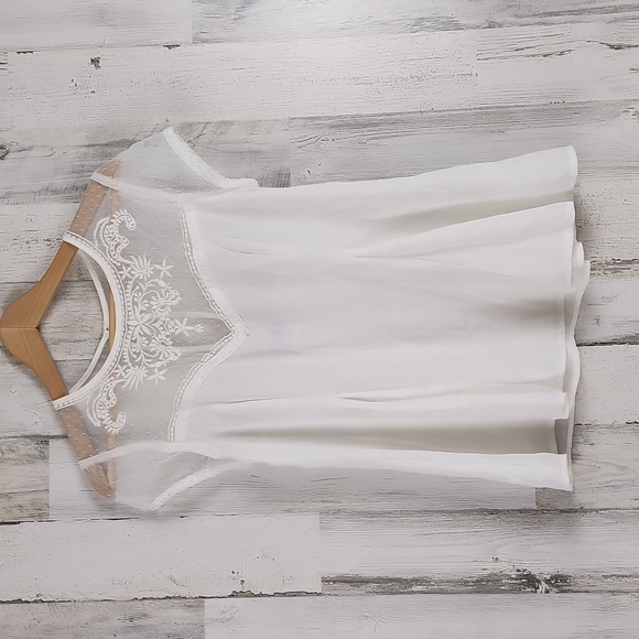 Trixxi Tops - Three Pink Hearts ivory lace mesh embroidered blouse fit and flare Size Large